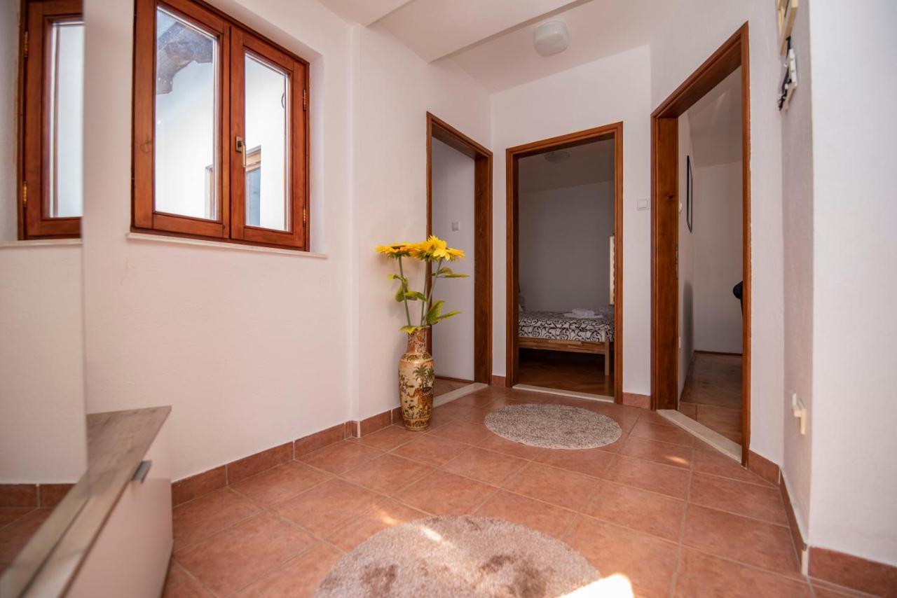 Apartman Nina Stari Grad Τρέμπινιε Εξωτερικό φωτογραφία